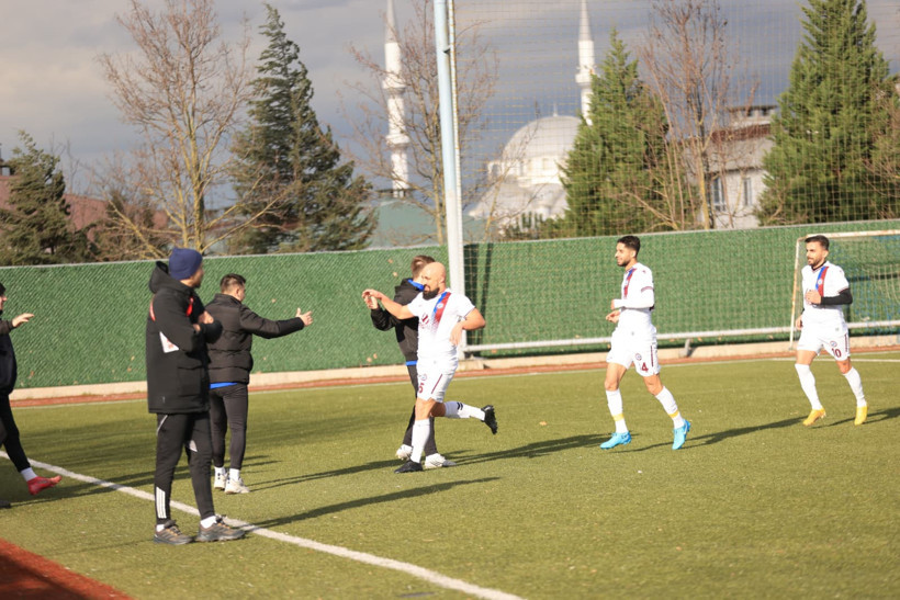 Bu galibiyet Arslanbey'e "CANKAT"tı! "1-0" - Resim : 3